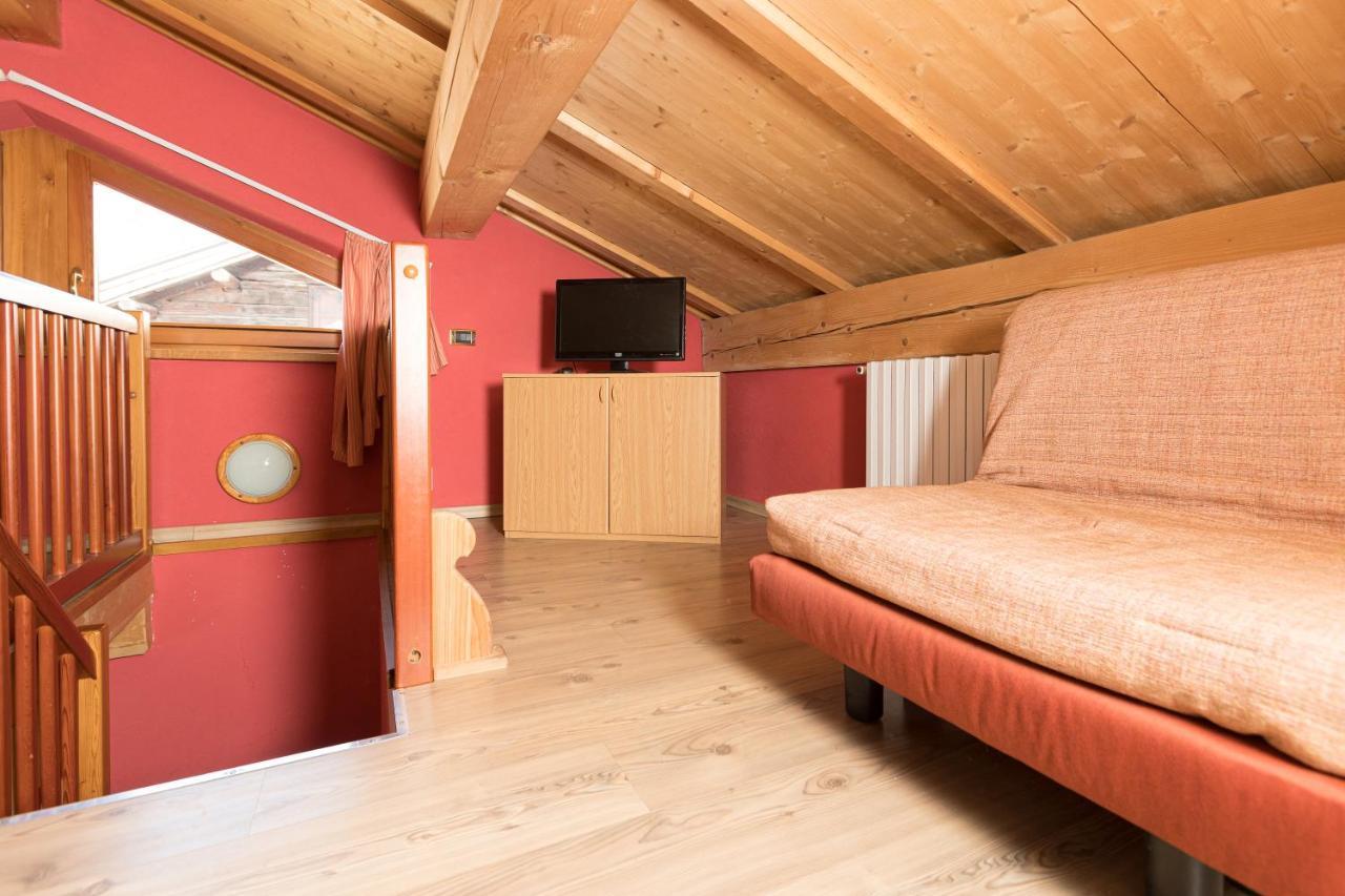 Baita Miralago - Appartamenti Abar Livigno Buitenkant foto